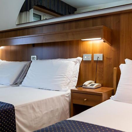 Hotel Vina De Mar Линяно Сабиадоро Екстериор снимка