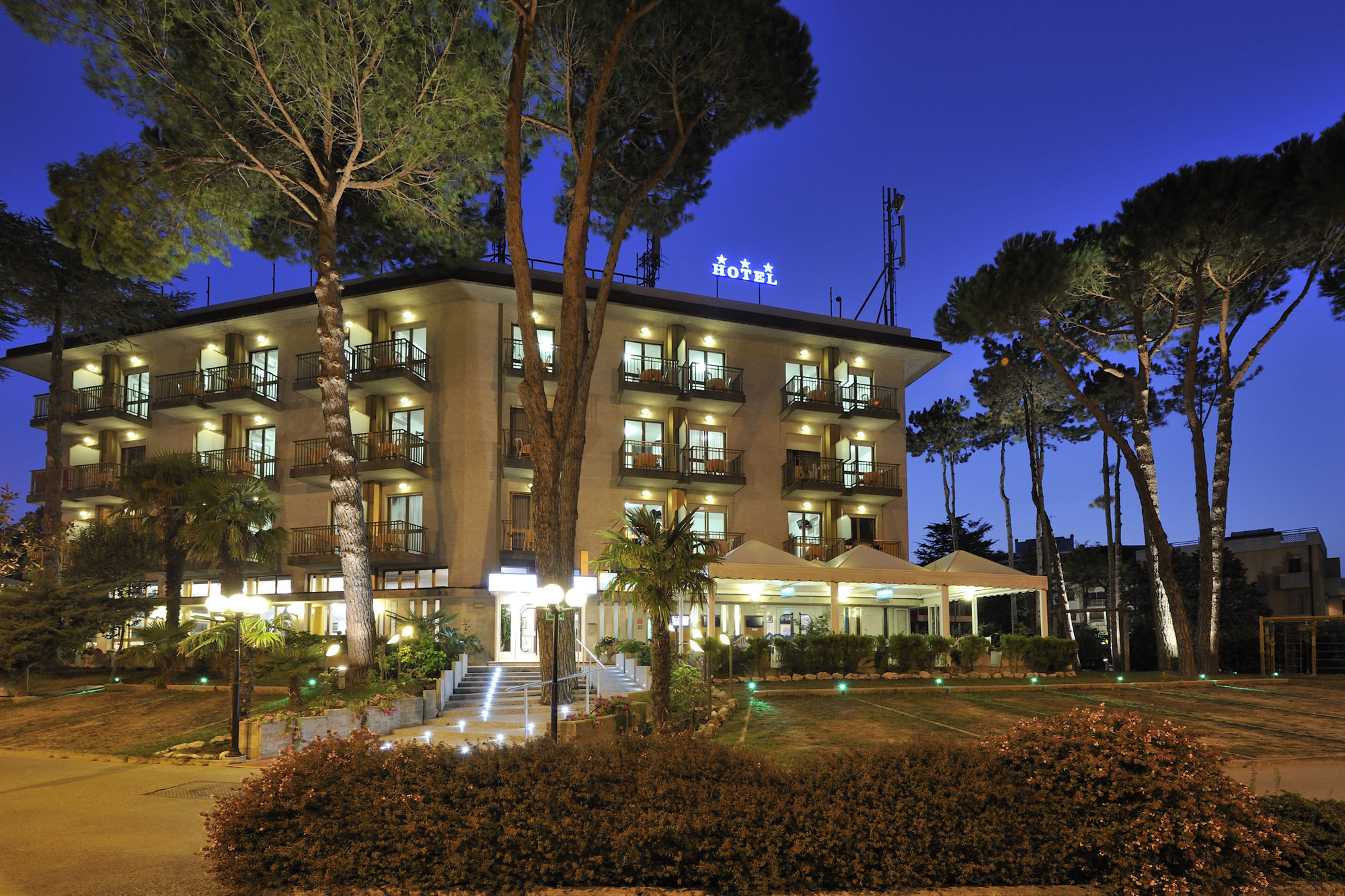 Hotel Vina De Mar Линяно Сабиадоро Екстериор снимка