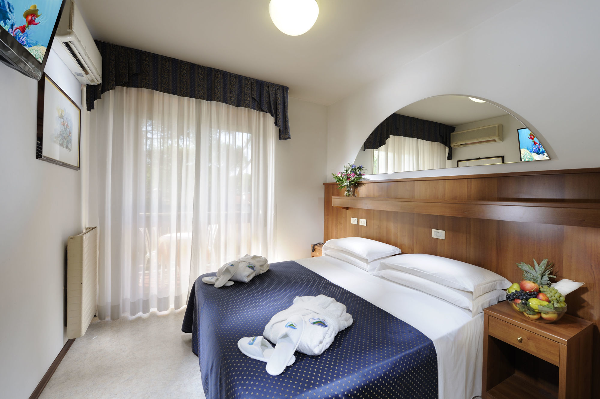 Hotel Vina De Mar Линяно Сабиадоро Екстериор снимка