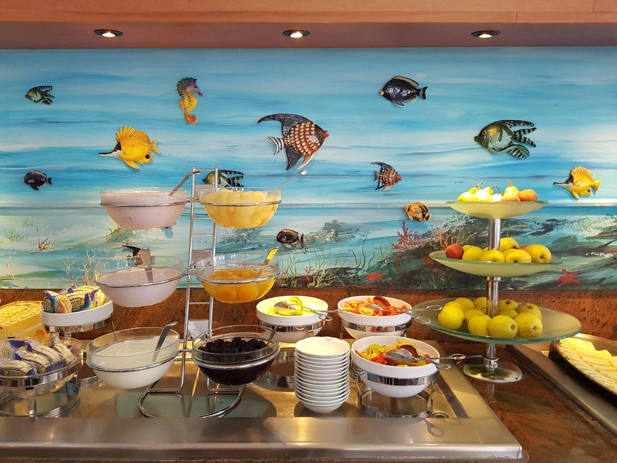 Hotel Vina De Mar Линяно Сабиадоро Екстериор снимка