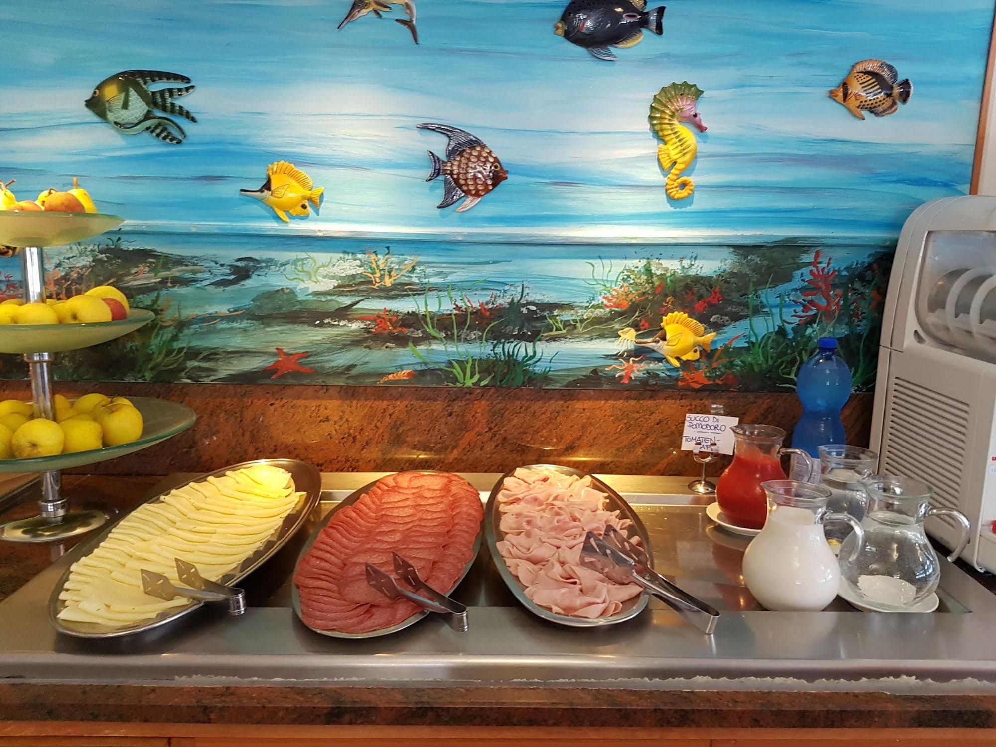Hotel Vina De Mar Линяно Сабиадоро Екстериор снимка