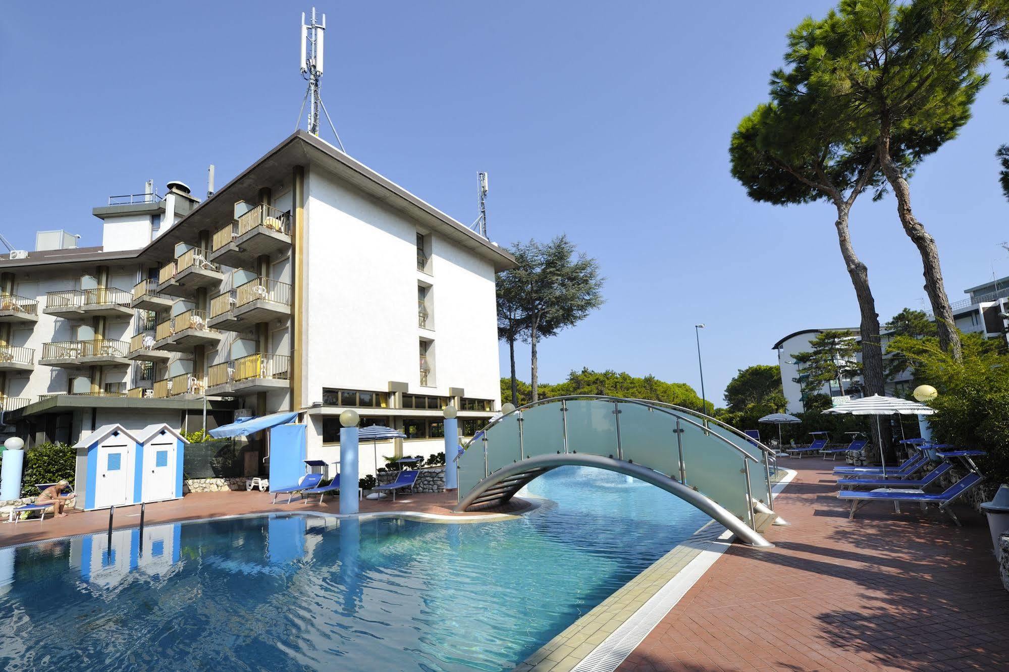 Hotel Vina De Mar Линяно Сабиадоро Екстериор снимка