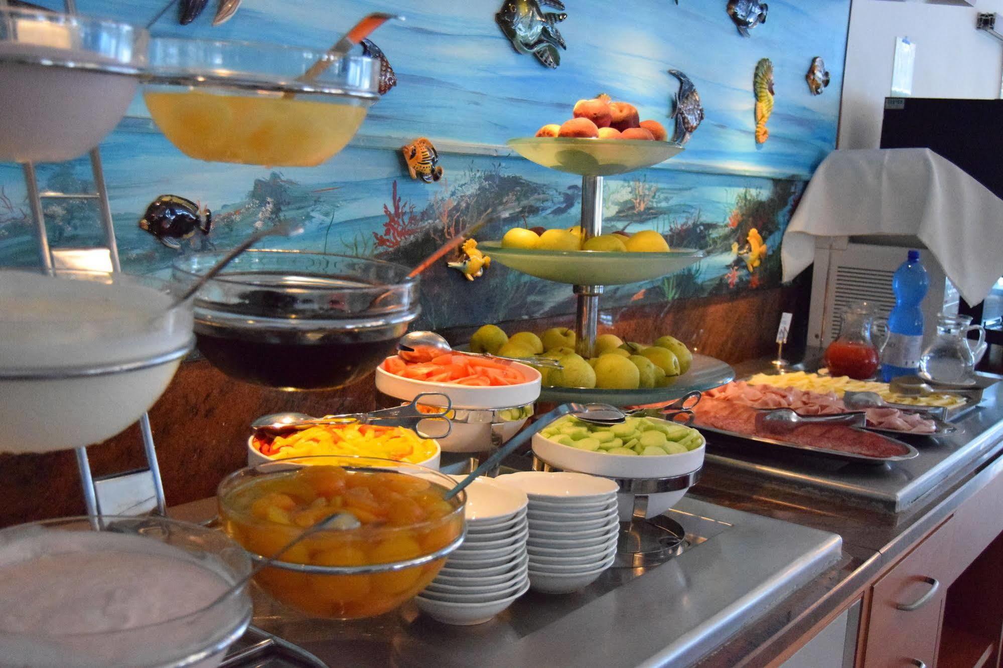 Hotel Vina De Mar Линяно Сабиадоро Екстериор снимка