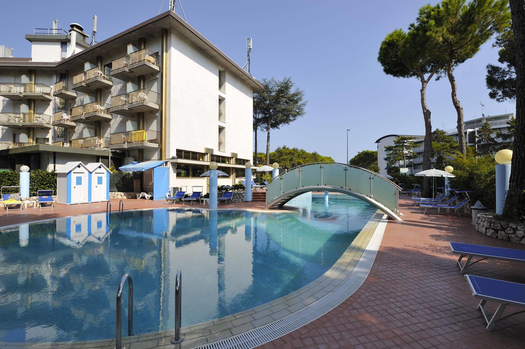 Hotel Vina De Mar Линяно Сабиадоро Екстериор снимка