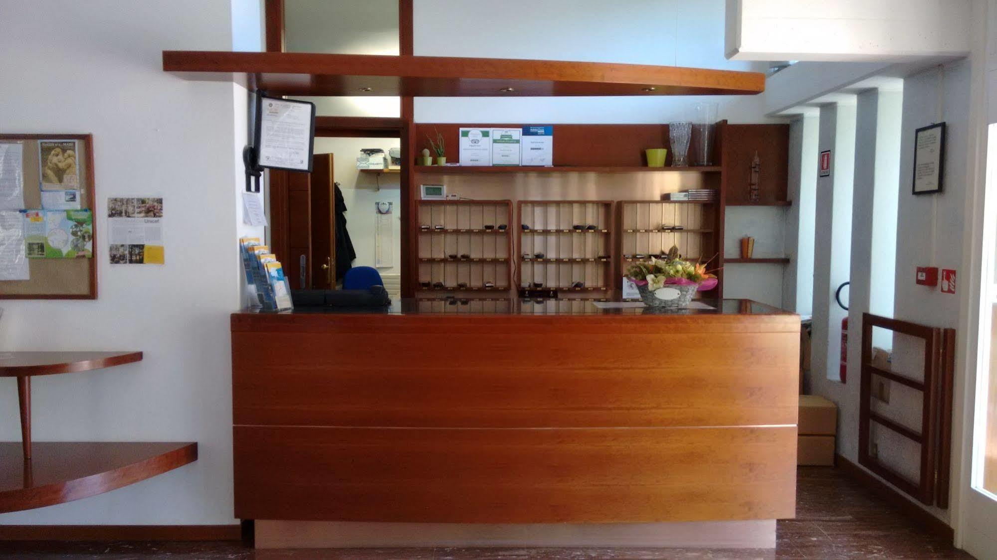 Hotel Vina De Mar Линяно Сабиадоро Екстериор снимка