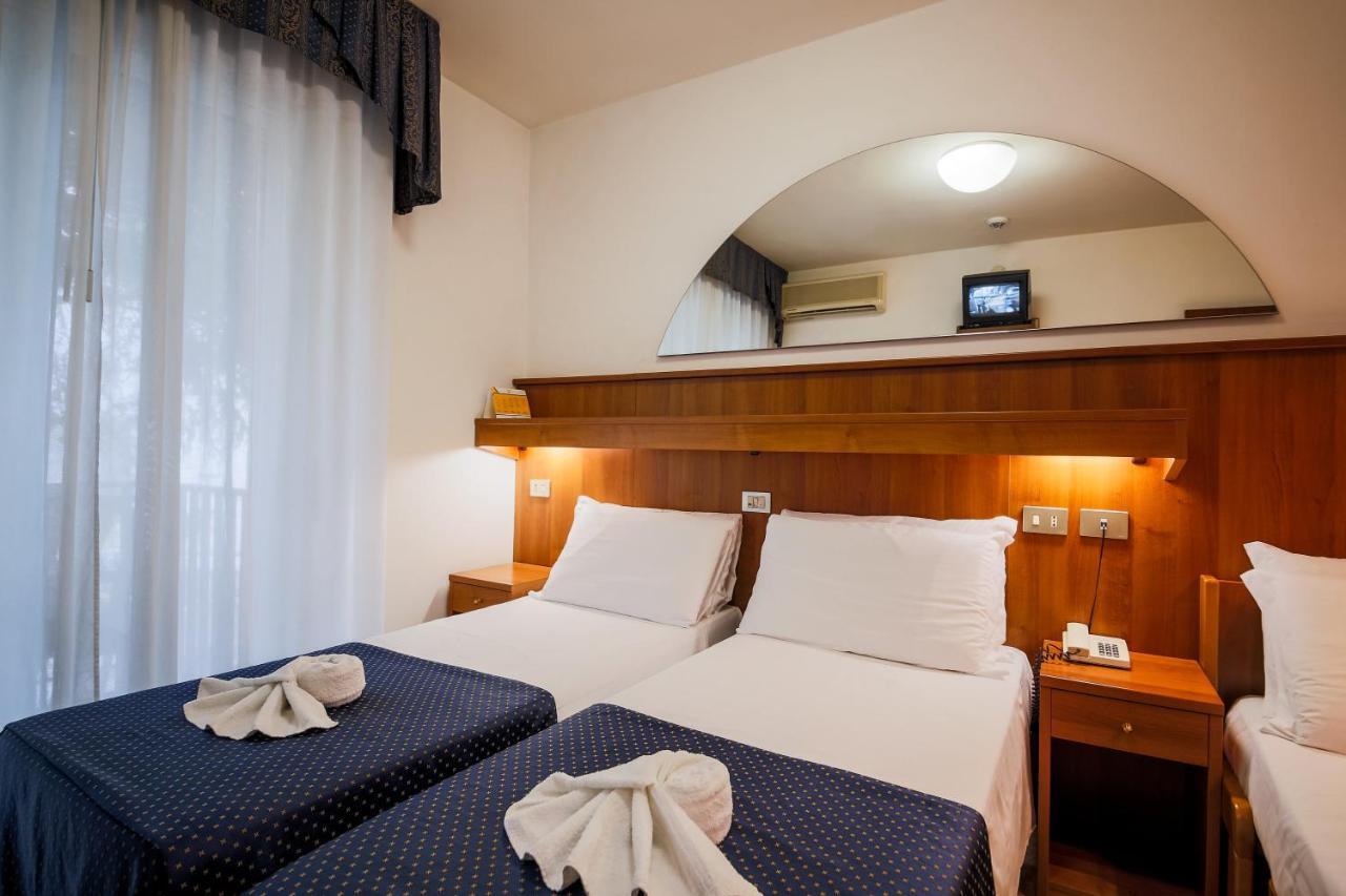 Hotel Vina De Mar Линяно Сабиадоро Екстериор снимка