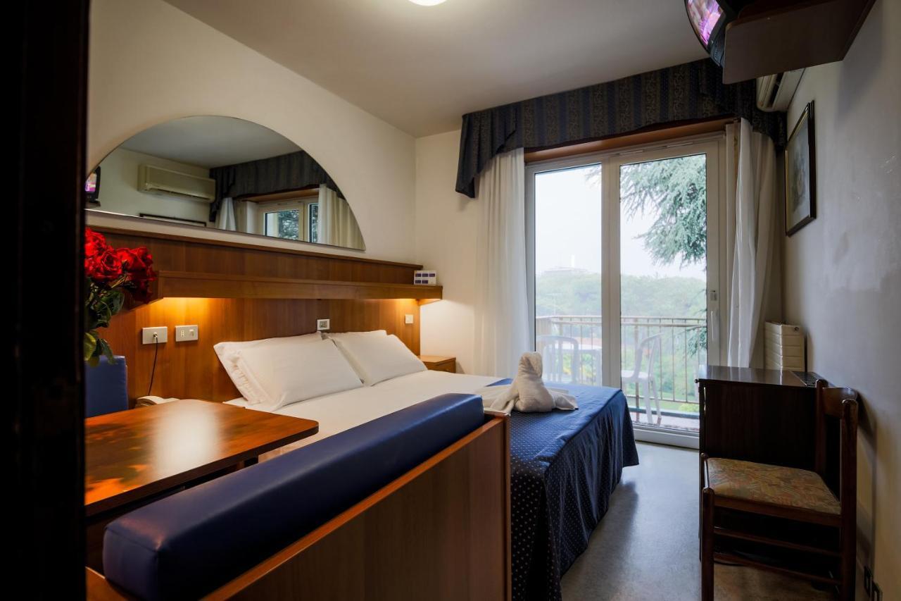 Hotel Vina De Mar Линяно Сабиадоро Екстериор снимка