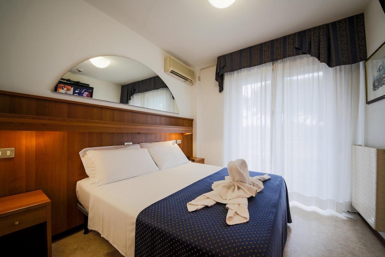 Hotel Vina De Mar Линяно Сабиадоро Екстериор снимка
