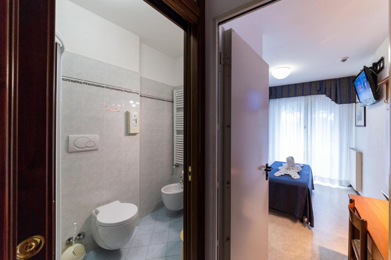 Hotel Vina De Mar Линяно Сабиадоро Екстериор снимка