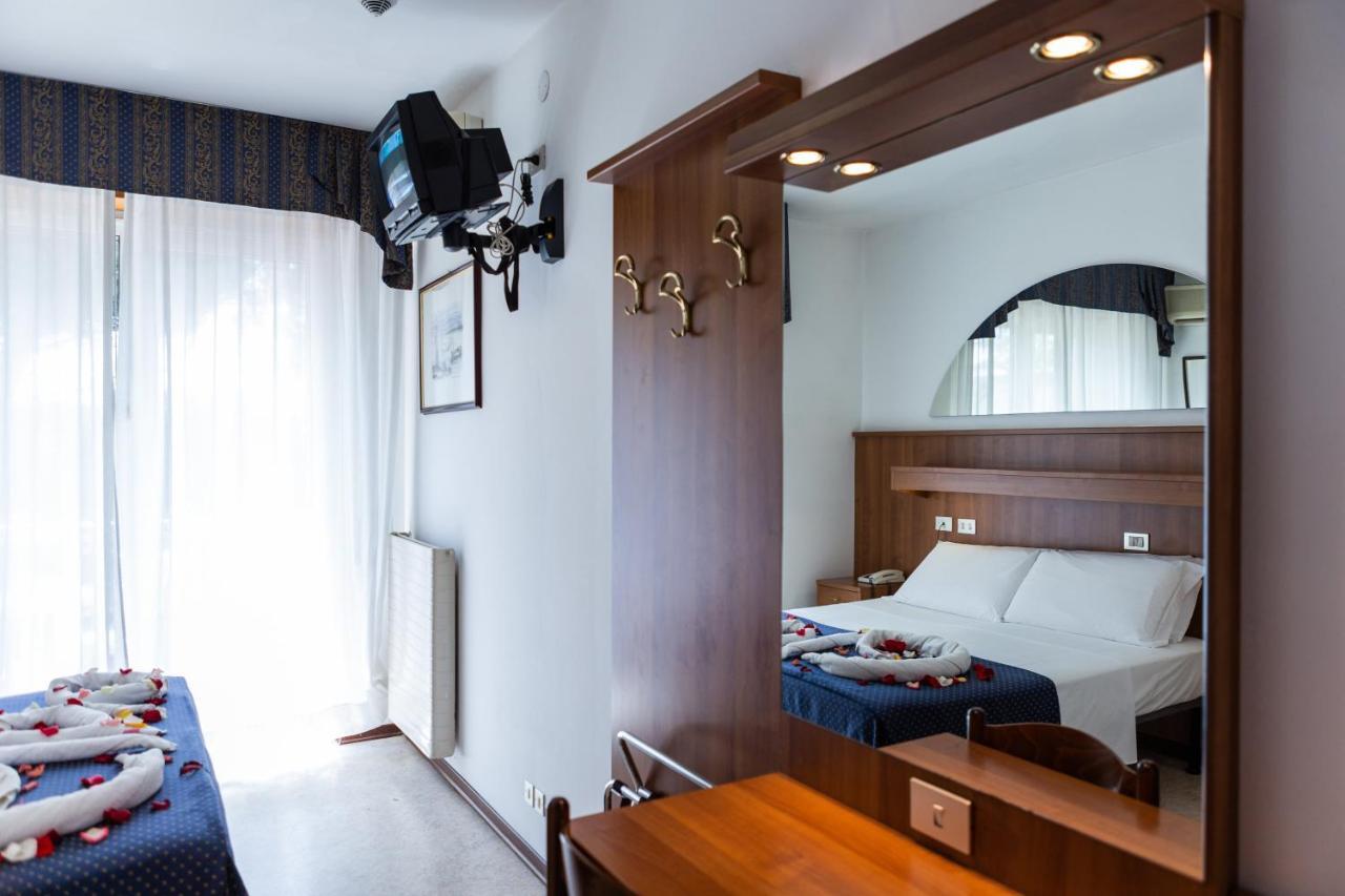 Hotel Vina De Mar Линяно Сабиадоро Екстериор снимка