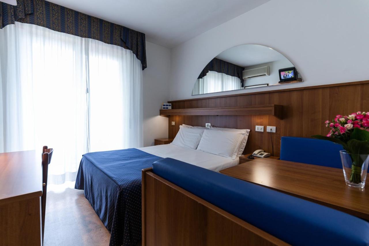 Hotel Vina De Mar Линяно Сабиадоро Екстериор снимка