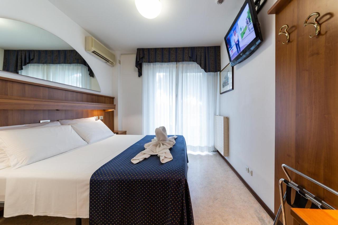 Hotel Vina De Mar Линяно Сабиадоро Екстериор снимка