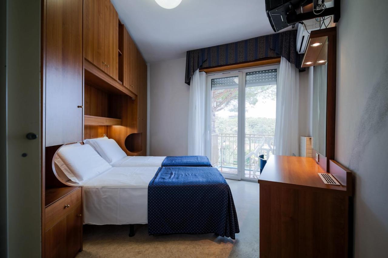 Hotel Vina De Mar Линяно Сабиадоро Екстериор снимка